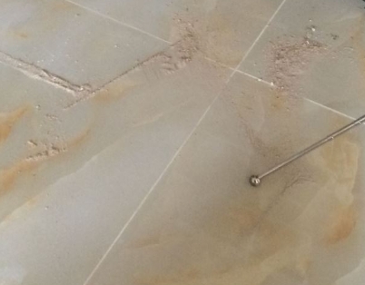 新邵瓷砖空鼓维修公司分享粘合剂选择不当在瓷砖铺贴过程中可能导致以下问题