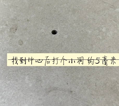 新邵瓷砖空鼓维修公司专业解答在瓷砖铺贴过程中，如果砂料搅拌不均匀，将会带来以下问题